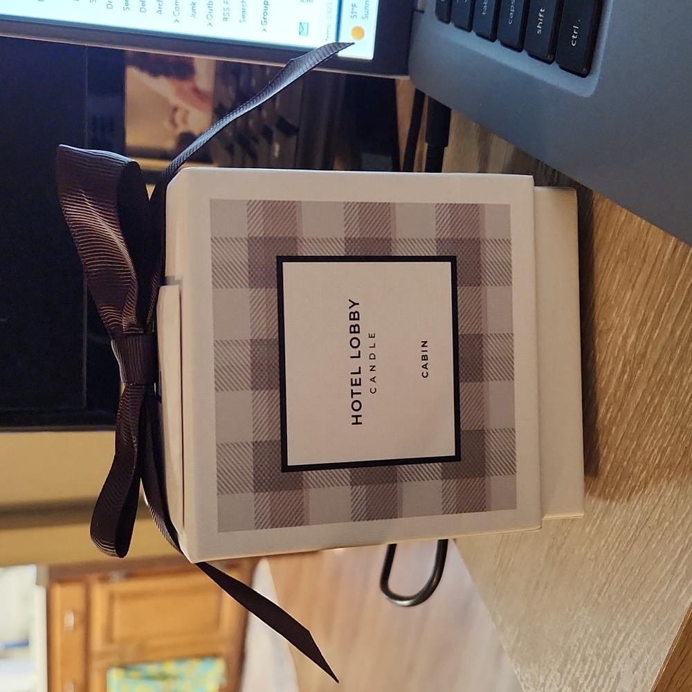 Brand New Hotel Lobby Cabin Candle